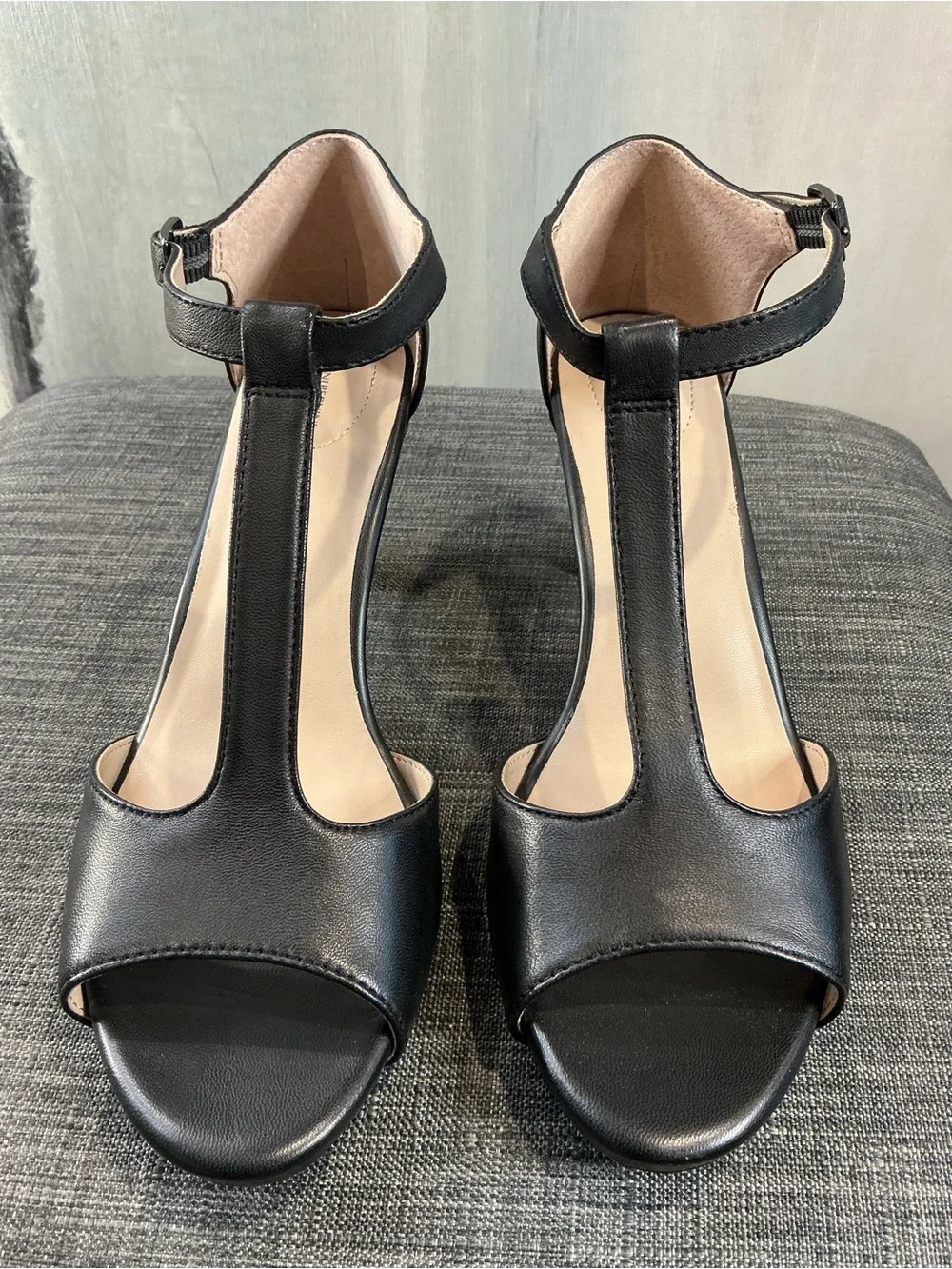 NEW Giani Bernini Claraal Leather T-Strap Sandals Black Heel Size 8M NIB